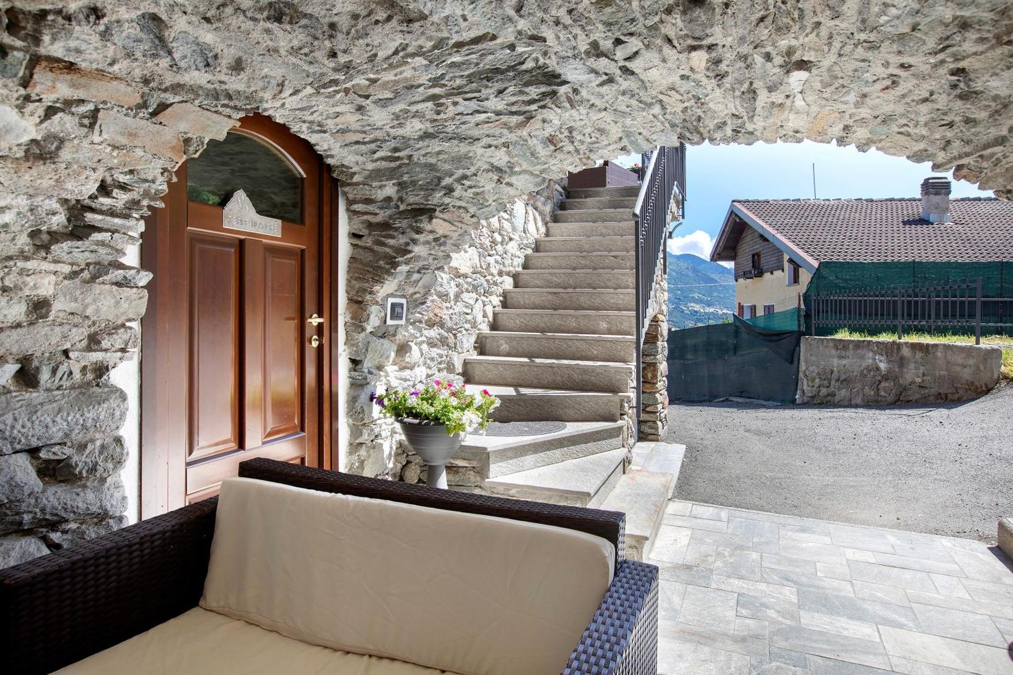 Maison Bebe Terre Blanche Aosta Buitenkant foto